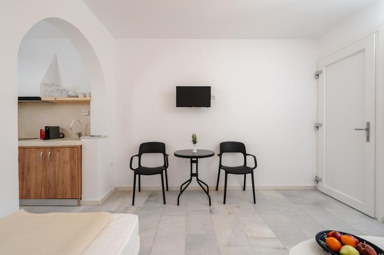 Celestial Seaview Apartments- Apollon Naxos City Bagian luar foto